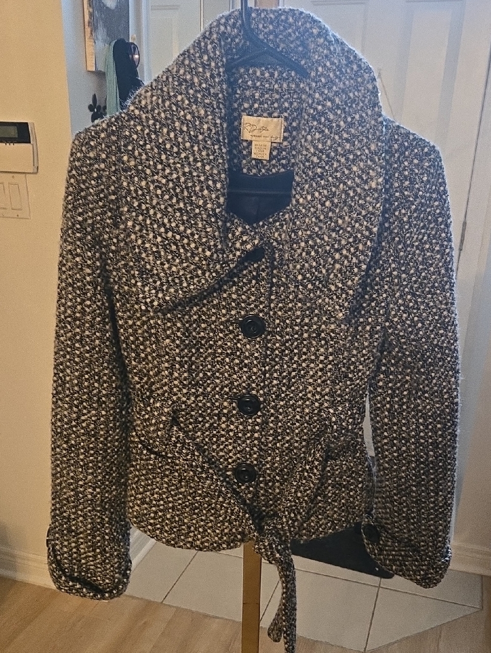 RDStyle short jacket, black&white, lined, w/ belt, buttons, great condition